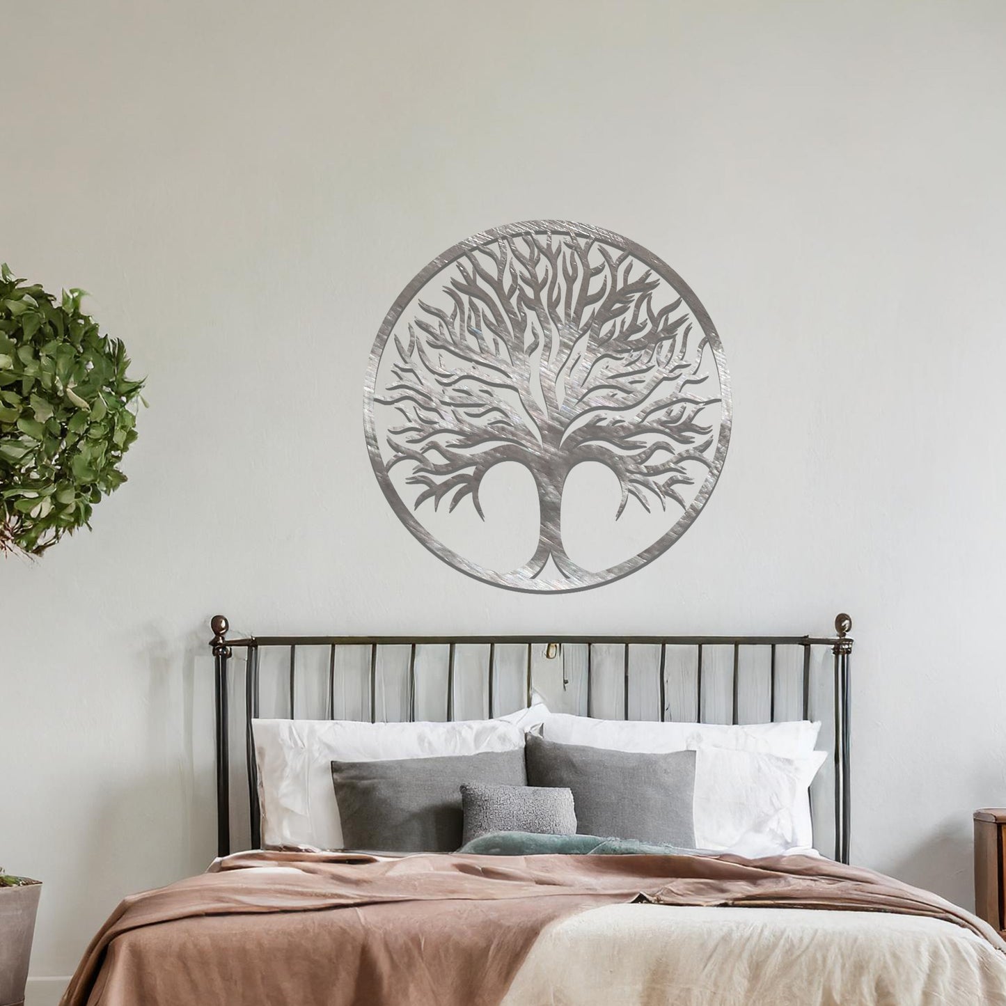 Radiant Tree of Life Metal Wall Art: Elegant Metal Sculpture Circular Nature Design