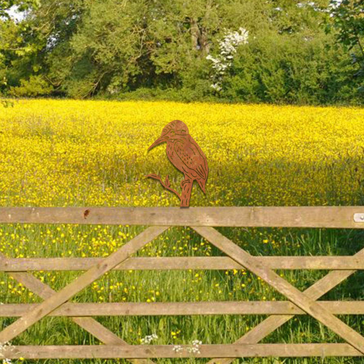 Rusty Metal Kingfisher Bird, Water Bird Garden Fence Topper, Yard Art